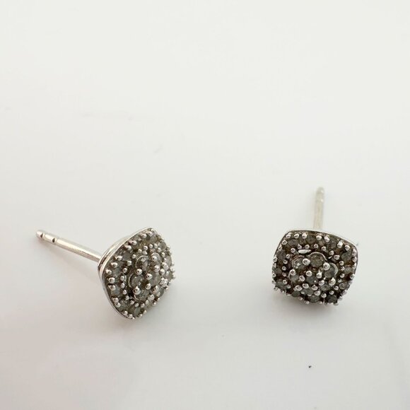 Beautiful Natural 1/4 ct Cushion Cut Diamond Stud Earrings - Picture 5 of 10